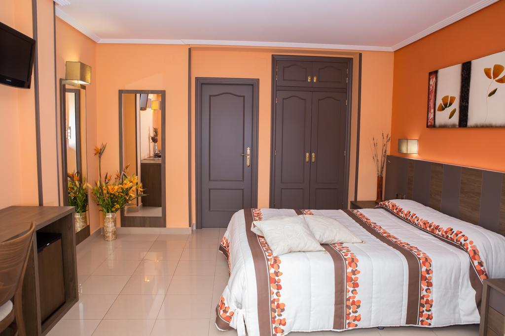 Hotel Noguera アルビール エクステリア 写真