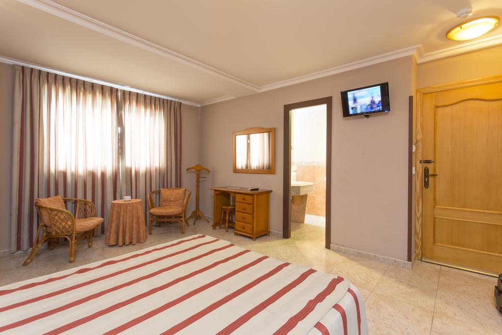 Hotel Noguera アルビール エクステリア 写真