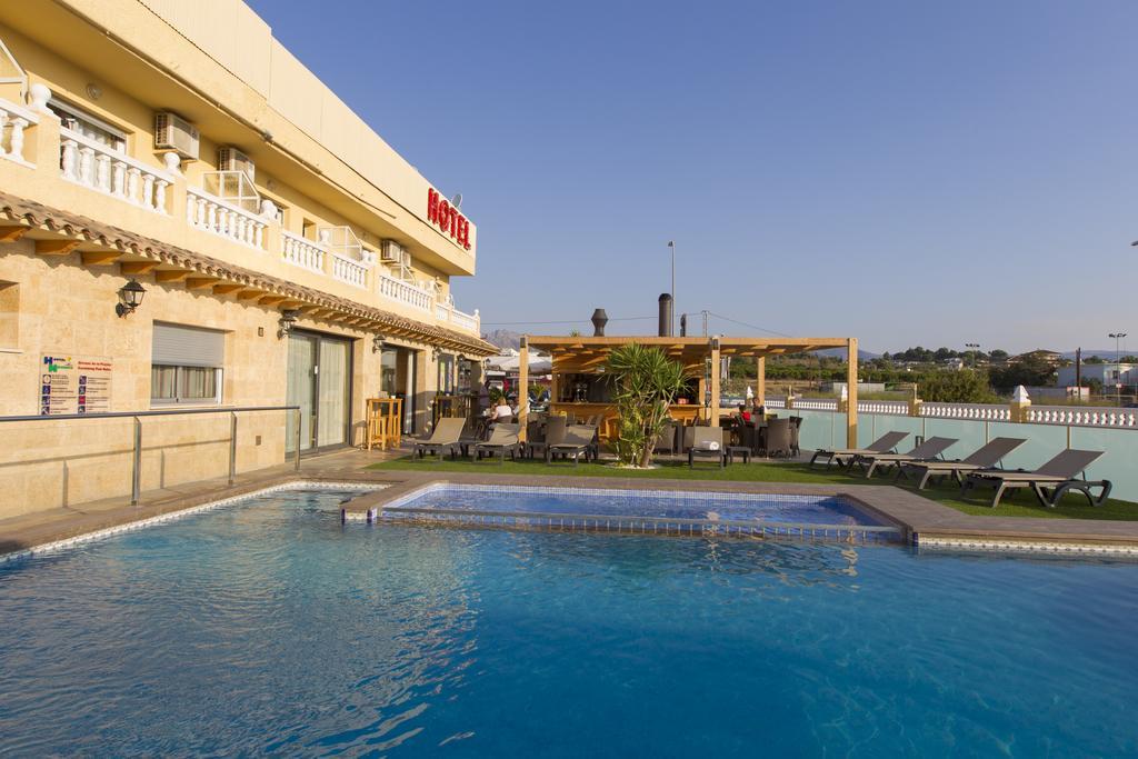 Hotel Noguera アルビール エクステリア 写真
